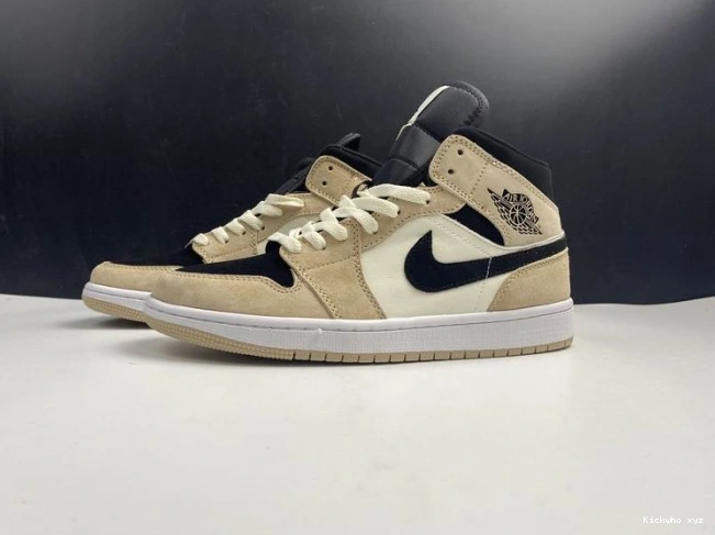 BQ6472 Mid Air 'Barely Orange' 1 -800 Jordan 0601